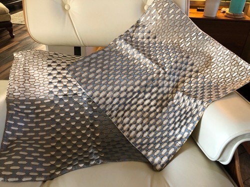 Nwt crate and barrel - crate, silk